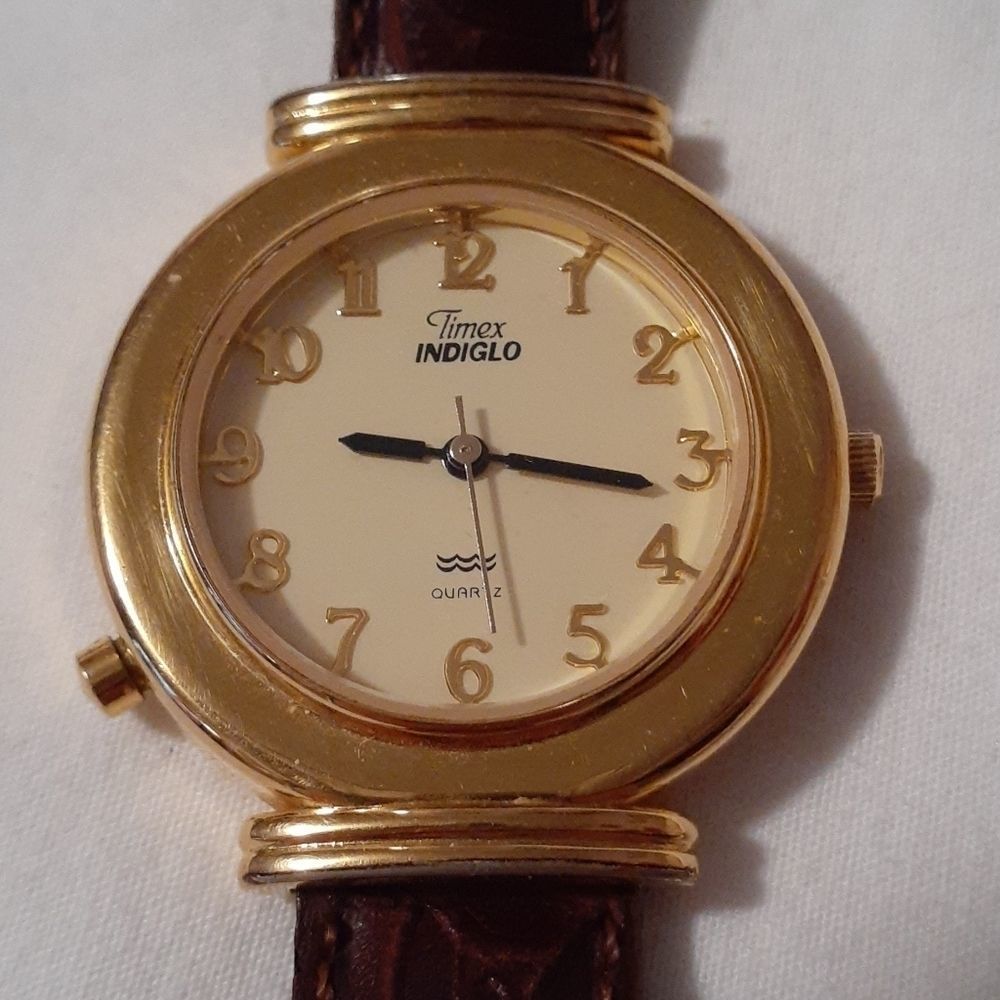 Vintage 1994 Timex Indiglo Quartz Watch Gold‎ Case